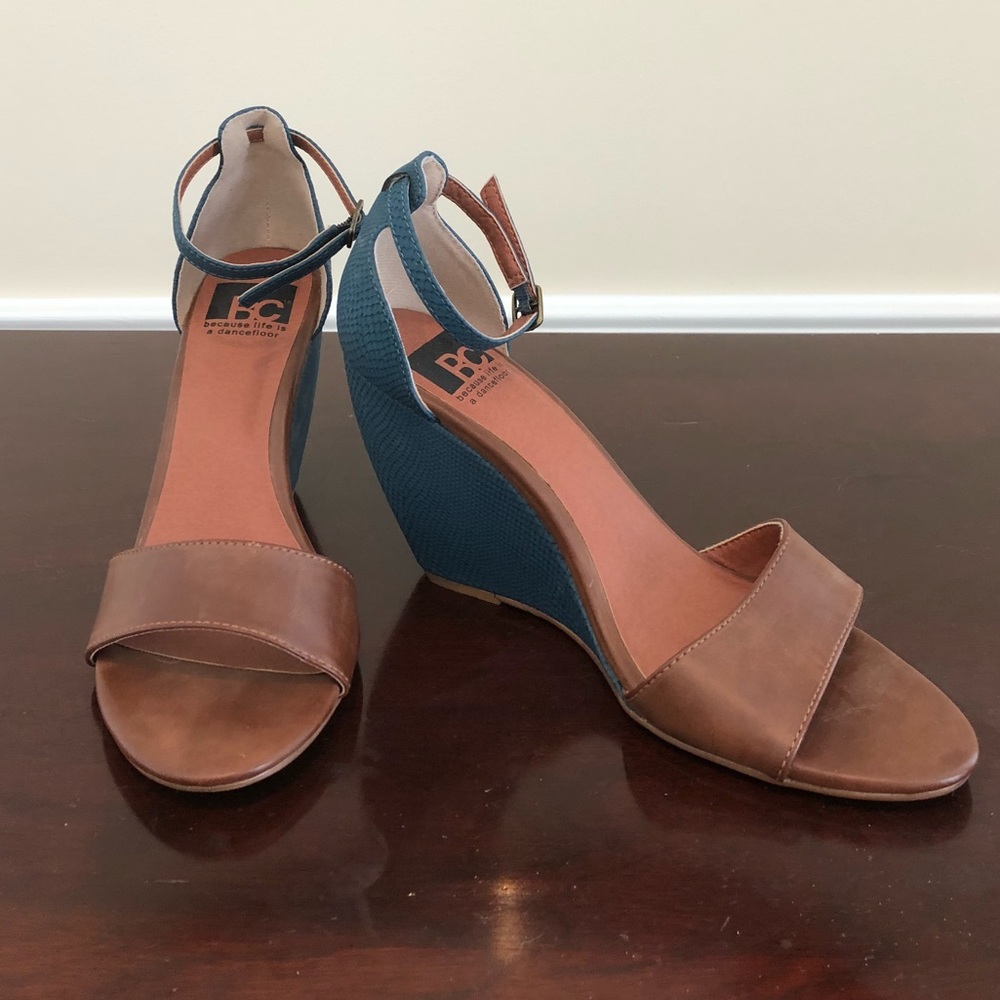 BC Footware blue and tan wedges